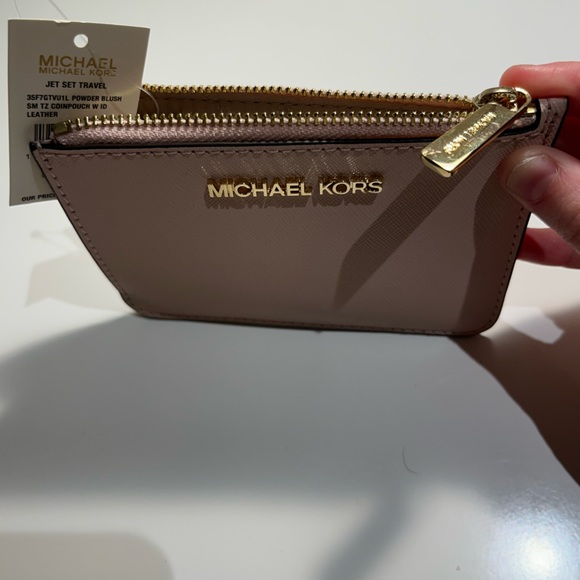 Michael Kors Jet Set Travel Wallet - Picture 3 of 4